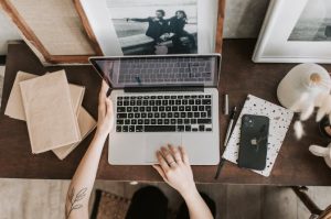Private investigator and bloggers